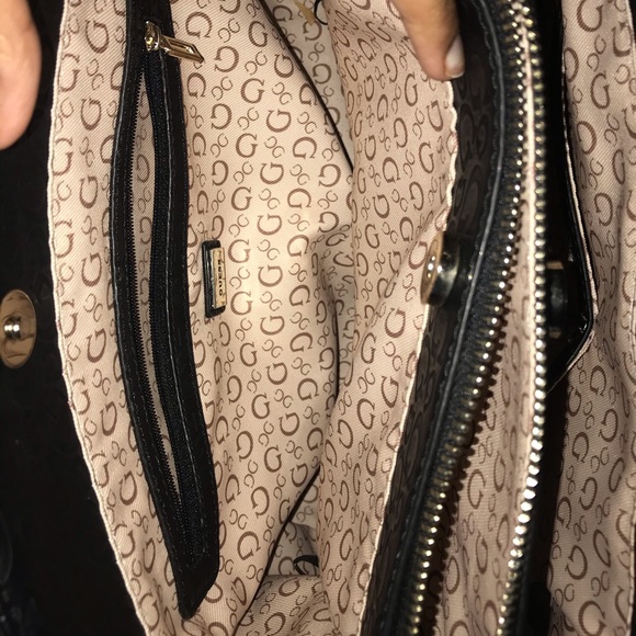 GUESS Tote/Satchel - Picture 5 of 8